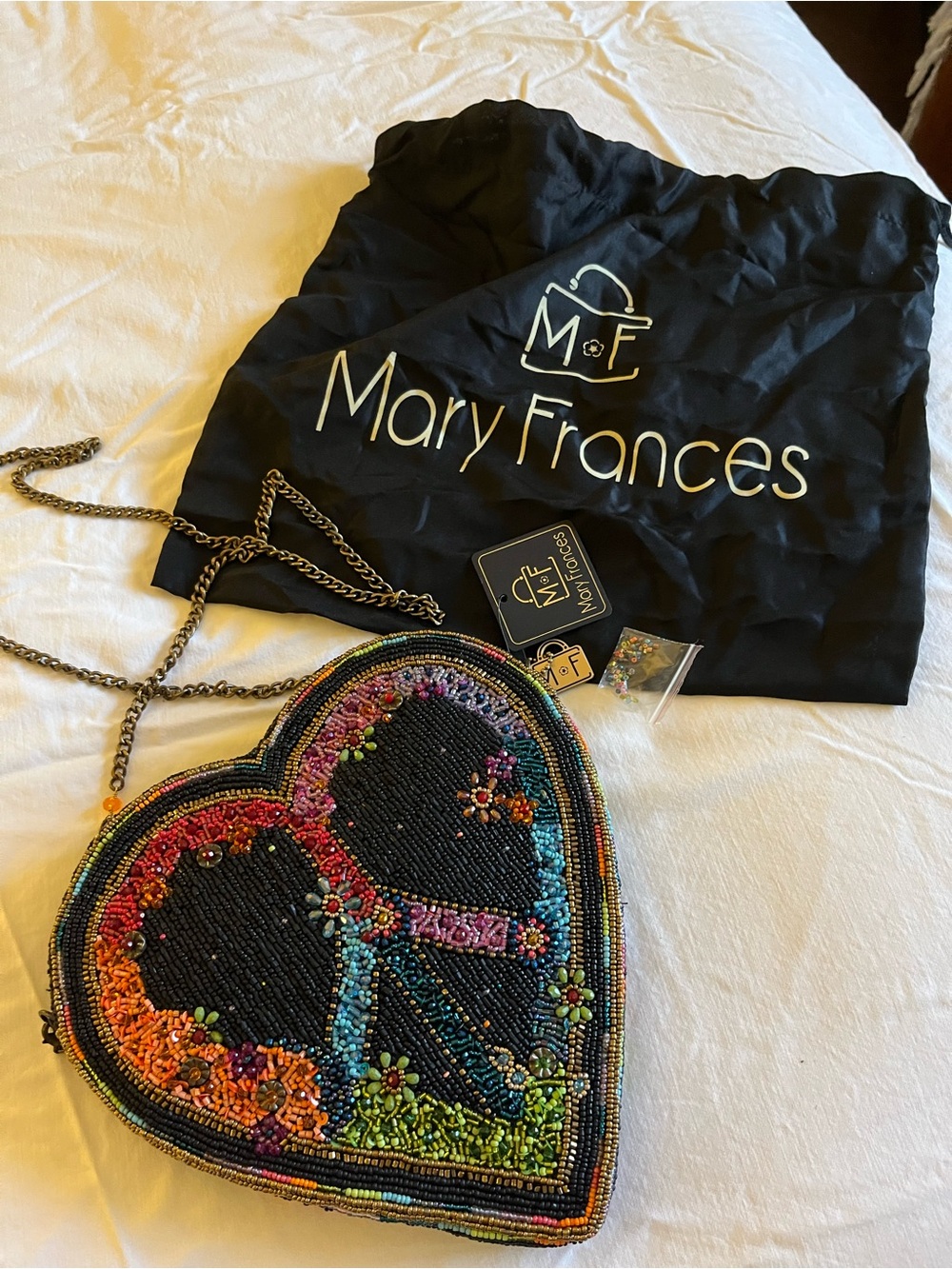Mary Frances Heart Crossbody NWT,dust bag, authenticity certificate, extra beads